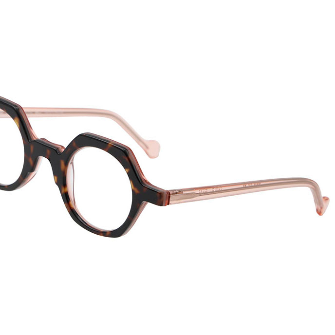 Anne & Valentin : douceur des lignes et raffinement des couleurs Lunettes Anne et Valentin écaille brun et rose poudré au style élégant chez Optique Audition Suin Valenciennes